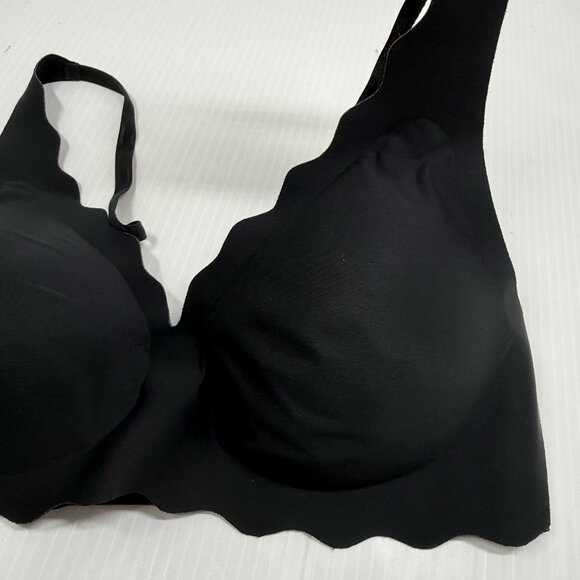 b.tempt’d by Wacoal Black Scallop Edge Bra Size L Seamless Wireless Comfort - Picture 4 of 7